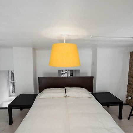 Stylish Studio Apartment In The Heart Of Рига Экстерьер фото