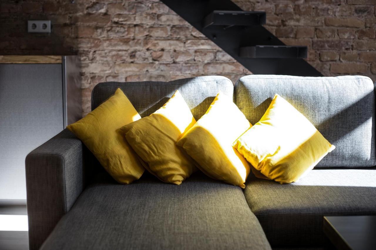 Stylish Studio Apartment In The Heart Of Рига Экстерьер фото
