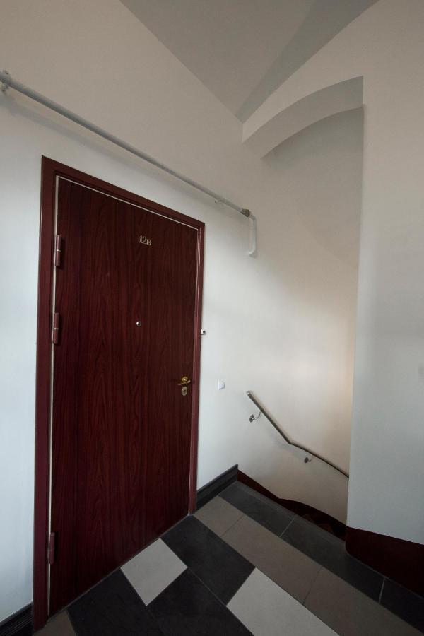 Stylish Studio Apartment In The Heart Of Рига Экстерьер фото